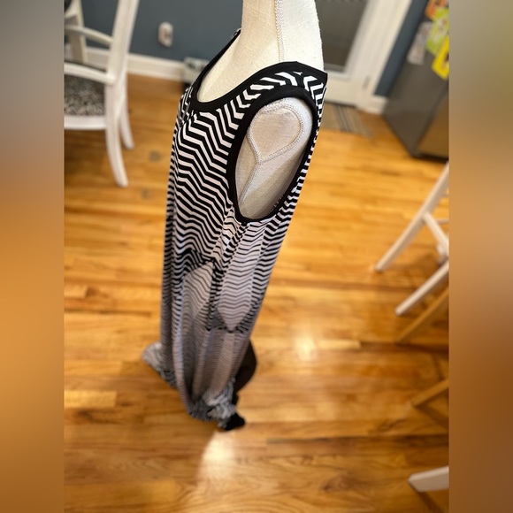 💜 5 for $25 or 3 for $18 Kim Kim Rogers black & white  striped geo maxi … - Picture 2 of 7